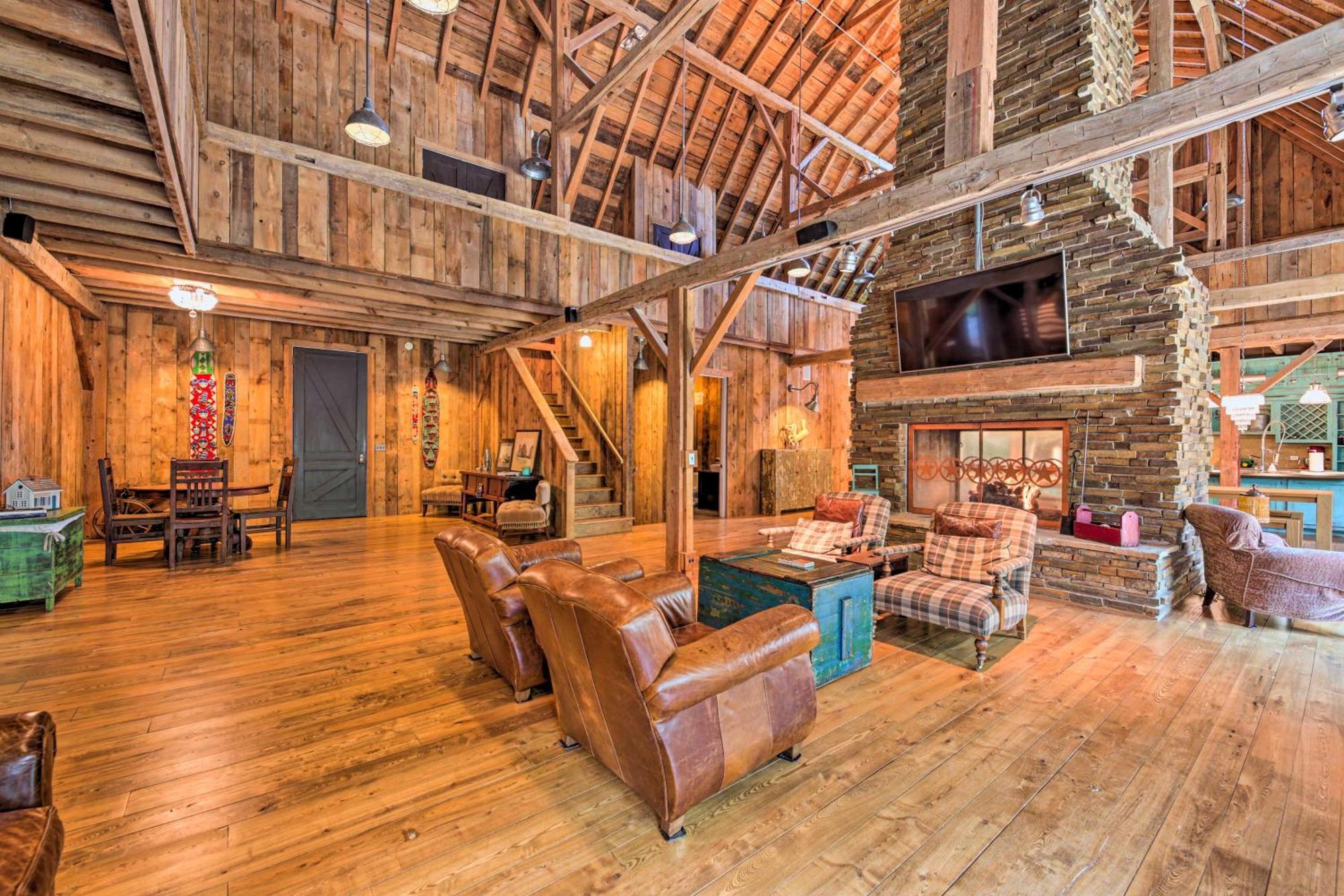 Luxe Barndominium With Home Gym, Theater, And More! Walworth Exterior foto